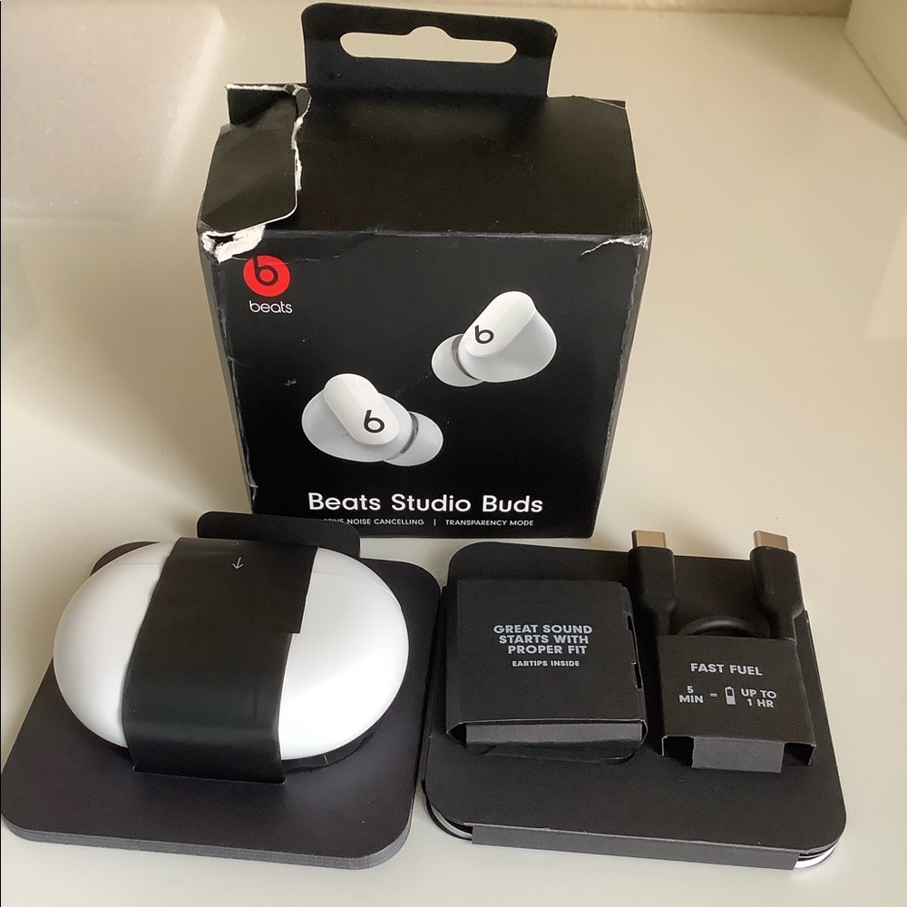 Beats Studio Buds True Wireless Noise Cancelling Bluetooth Earbuds White